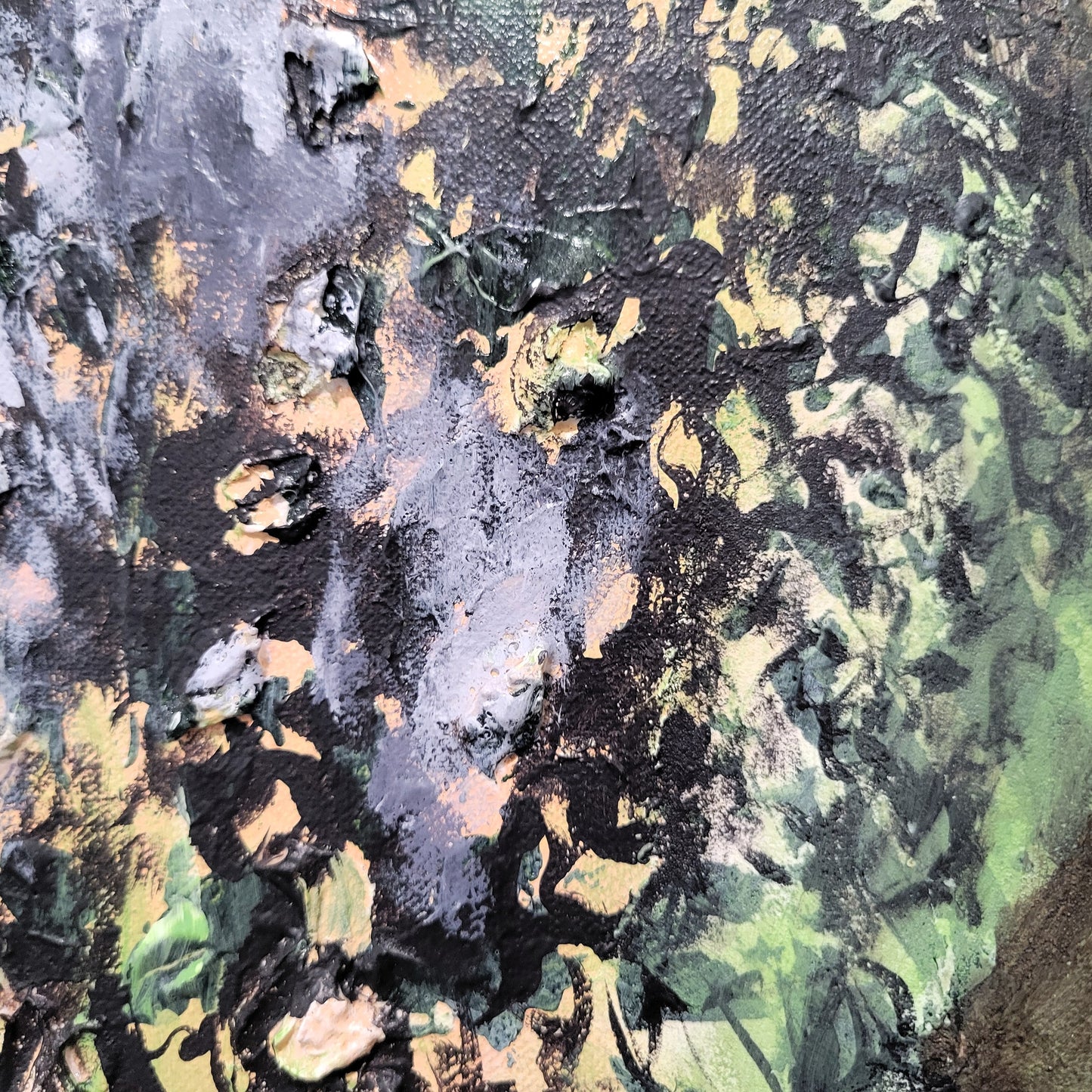 detail of texture work in acrylic painting of alligator