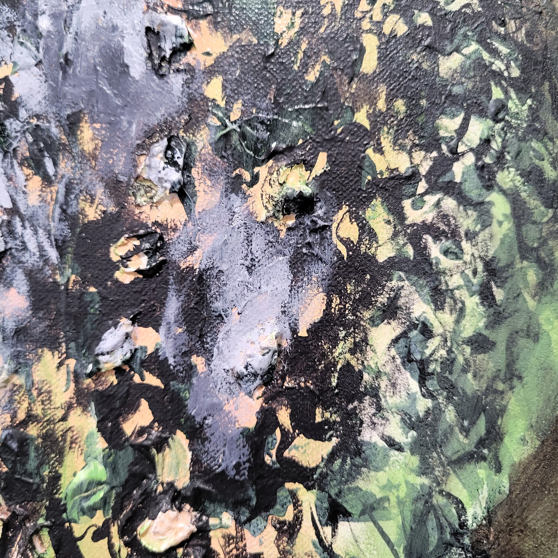 detail of texture work in acrylic painting of alligator